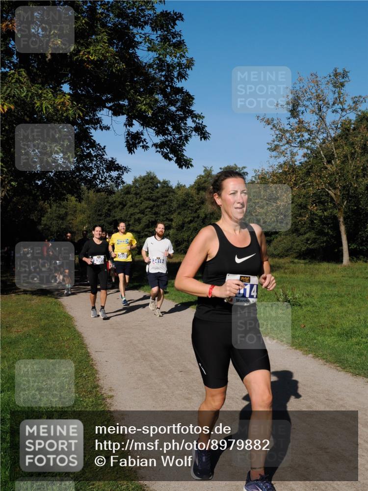 28.09.2025 - 33. Volkslauf durch das schöne Alstertal Fabian Wolf http://msf.ph/oto/8979882 28.09.2025 10:34:34 Laufen 3938, 3419, 14 meine-sportfotos.de