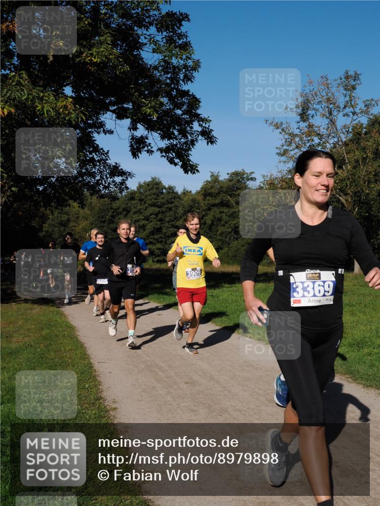 28.09.2025 - 33. Volkslauf durch das schöne Alstertal Fabian Wolf http://msf.ph/oto/8979898 28.09.2025 10:34:36 Laufen 3308, 3909, 3369 meine-sportfotos.de