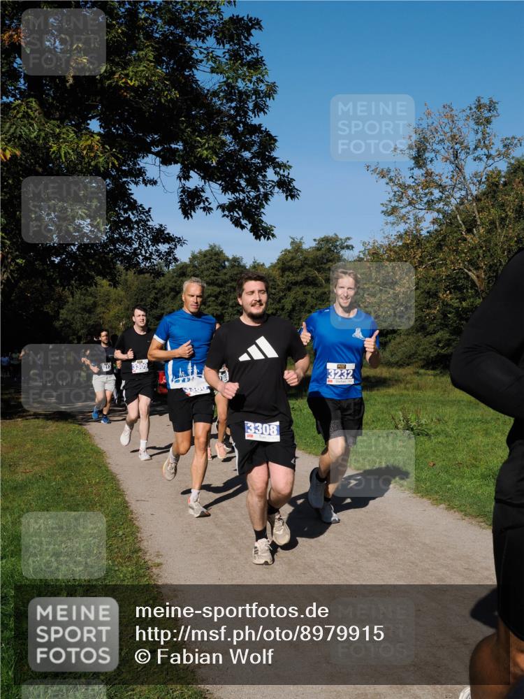 28.09.2025 - 33. Volkslauf durch das schöne Alstertal Fabian Wolf http://msf.ph/oto/8979915 28.09.2025 10:34:38 Laufen 3308, 3232 meine-sportfotos.de