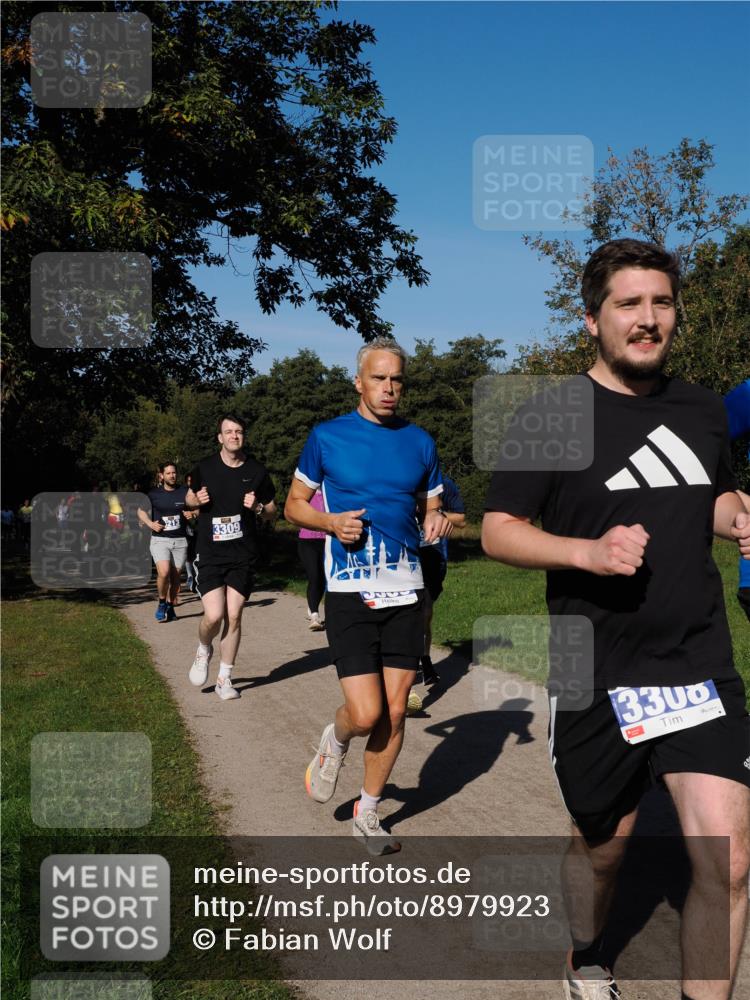 28.09.2025 - 33. Volkslauf durch das schöne Alstertal Fabian Wolf http://msf.ph/oto/8979923 28.09.2025 10:34:39 Laufen 213, 3309, 3300 meine-sportfotos.de
