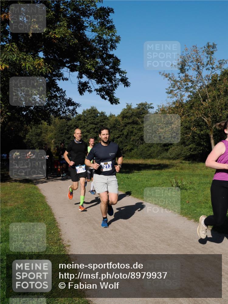 28.09.2025 - 33. Volkslauf durch das schöne Alstertal Fabian Wolf http://msf.ph/oto/8979937 28.09.2025 10:34:42 Laufen 3957, 3213 meine-sportfotos.de