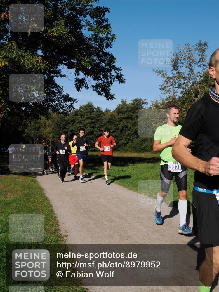 28.09.2025 - 33. Volkslauf durch das schöne Alstertal Fabian Wolf http://msf.ph/oto/8979952 28.09.2025 10:34:44 Laufen 3042, 3364, 3041, 3078 meine-sportfotos.de