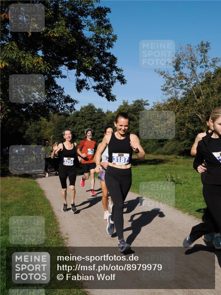 28.09.2025 - 33. Volkslauf durch das schöne Alstertal Fabian Wolf http://msf.ph/oto/8979979 28.09.2025 10:34:48 Laufen 3254, 3187 meine-sportfotos.de