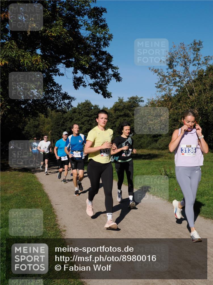 28.09.2025 - 33. Volkslauf durch das schöne Alstertal Fabian Wolf http://msf.ph/oto/8980016 28.09.2025 10:34:51 Laufen 3373, 3333, 3136 meine-sportfotos.de