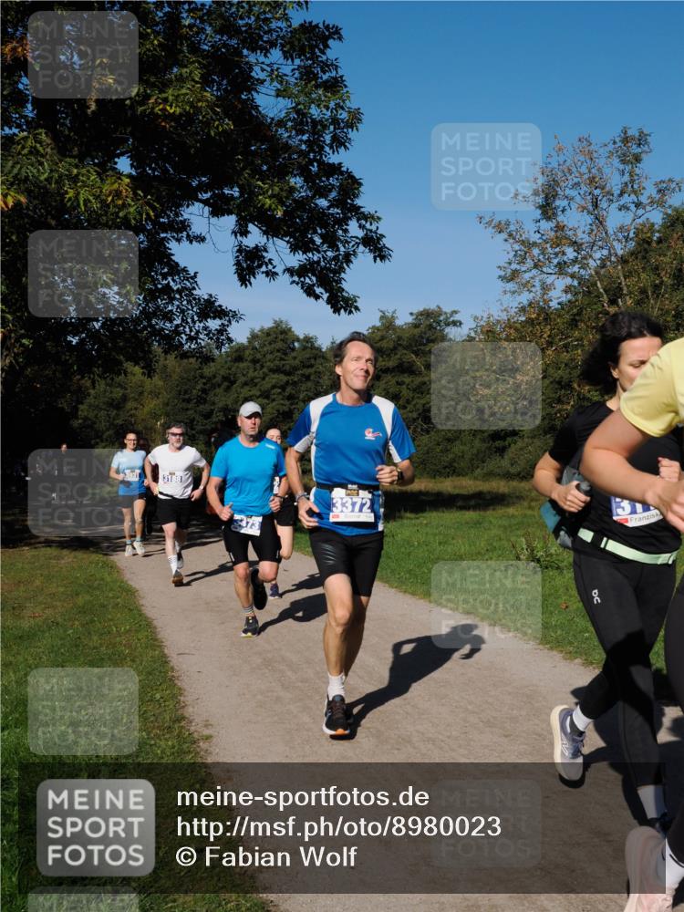28.09.2025 - 33. Volkslauf durch das schöne Alstertal Fabian Wolf http://msf.ph/oto/8980023 28.09.2025 10:34:52 Laufen 3931, 3188, 3372 meine-sportfotos.de