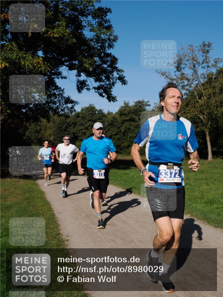 28.09.2025 - 33. Volkslauf durch das schöne Alstertal Fabian Wolf http://msf.ph/oto/8980029 28.09.2025 10:34:53 Laufen 3931, 3188, 3372 meine-sportfotos.de