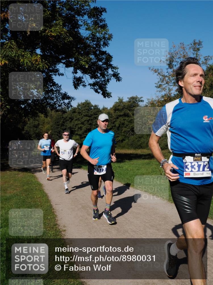 28.09.2025 - 33. Volkslauf durch das schöne Alstertal Fabian Wolf http://msf.ph/oto/8980031 28.09.2025 10:34:53 Laufen 3188, 3373, 3372 meine-sportfotos.de