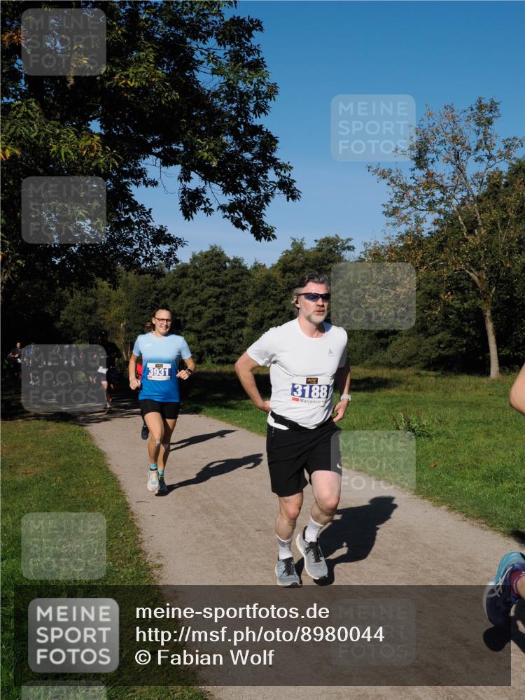 28.09.2025 - 33. Volkslauf durch das schöne Alstertal Fabian Wolf http://msf.ph/oto/8980044 28.09.2025 10:34:55 Laufen 3931, 3188 meine-sportfotos.de