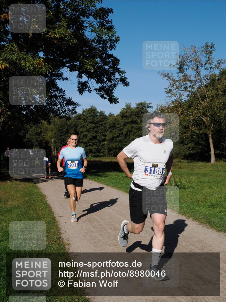 28.09.2025 - 33. Volkslauf durch das schöne Alstertal Fabian Wolf http://msf.ph/oto/8980046 28.09.2025 10:34:55 Laufen 3931, 3188 meine-sportfotos.de