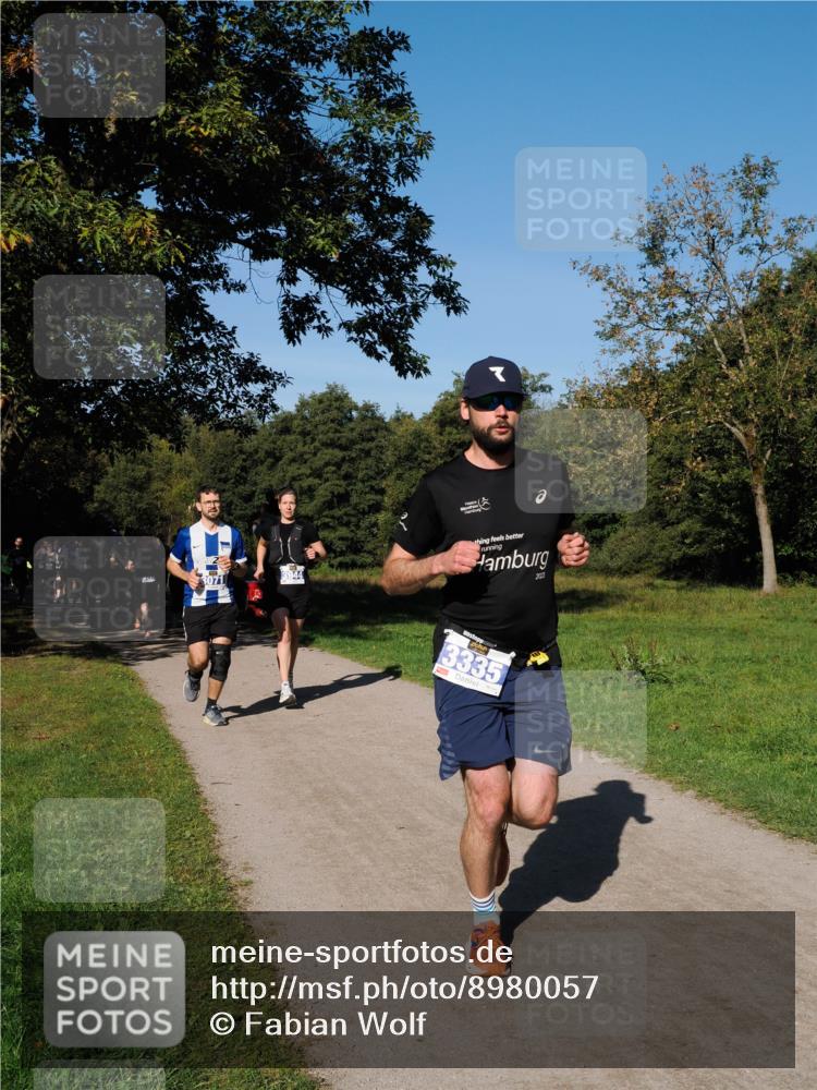 28.09.2025 - 33. Volkslauf durch das schöne Alstertal Fabian Wolf http://msf.ph/oto/8980057 28.09.2025 10:34:59 Laufen 3071, 3335, 2003 meine-sportfotos.de