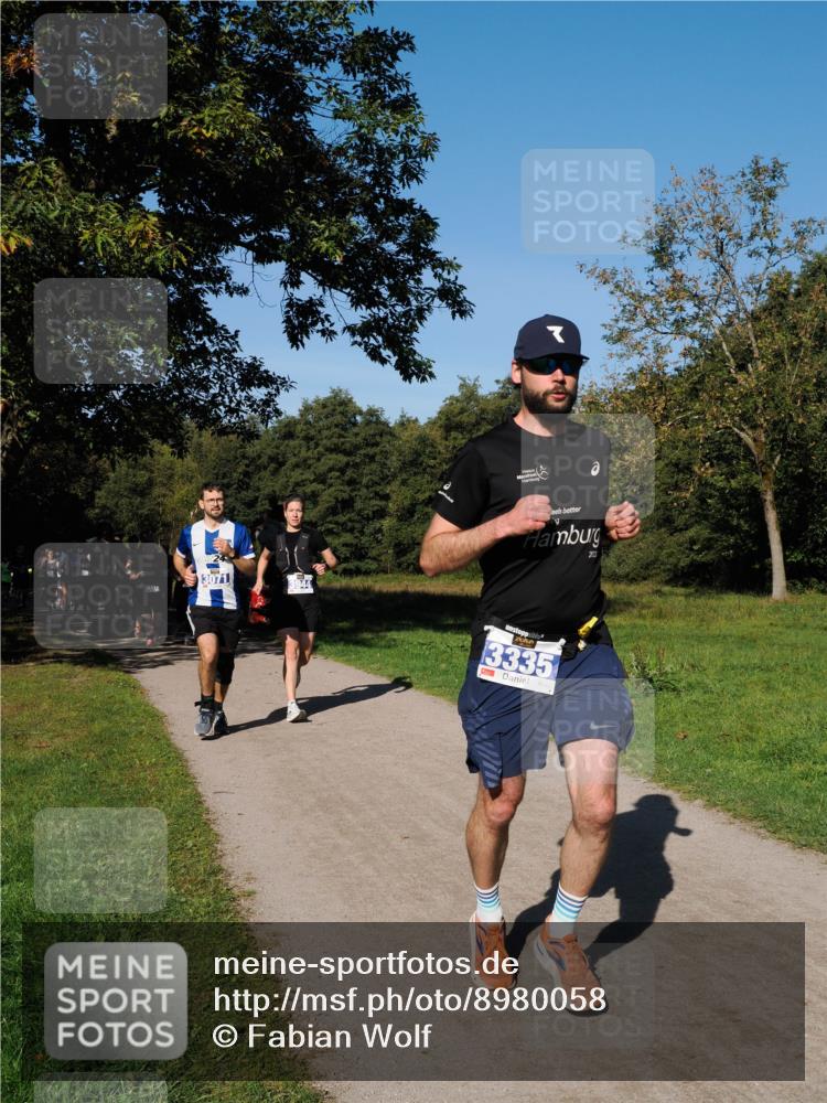 28.09.2025 - 33. Volkslauf durch das schöne Alstertal Fabian Wolf http://msf.ph/oto/8980058 28.09.2025 10:34:59 Laufen 200, 3071, 3335 meine-sportfotos.de