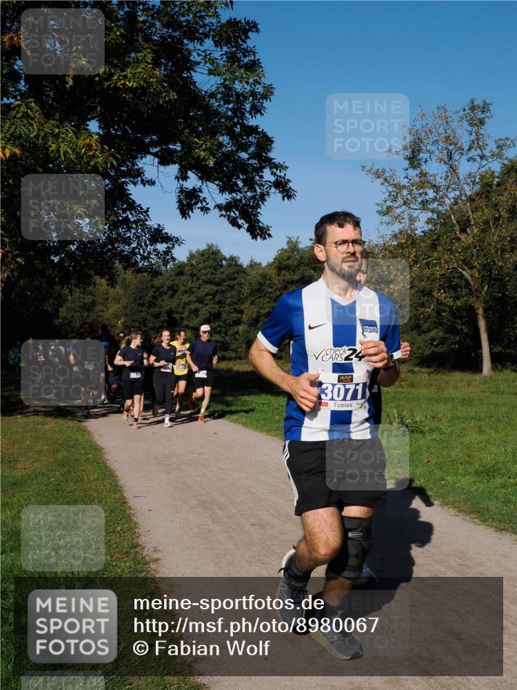 28.09.2025 - 33. Volkslauf durch das schöne Alstertal Fabian Wolf http://msf.ph/oto/8980067 28.09.2025 10:35:02 Laufen 3071 meine-sportfotos.de