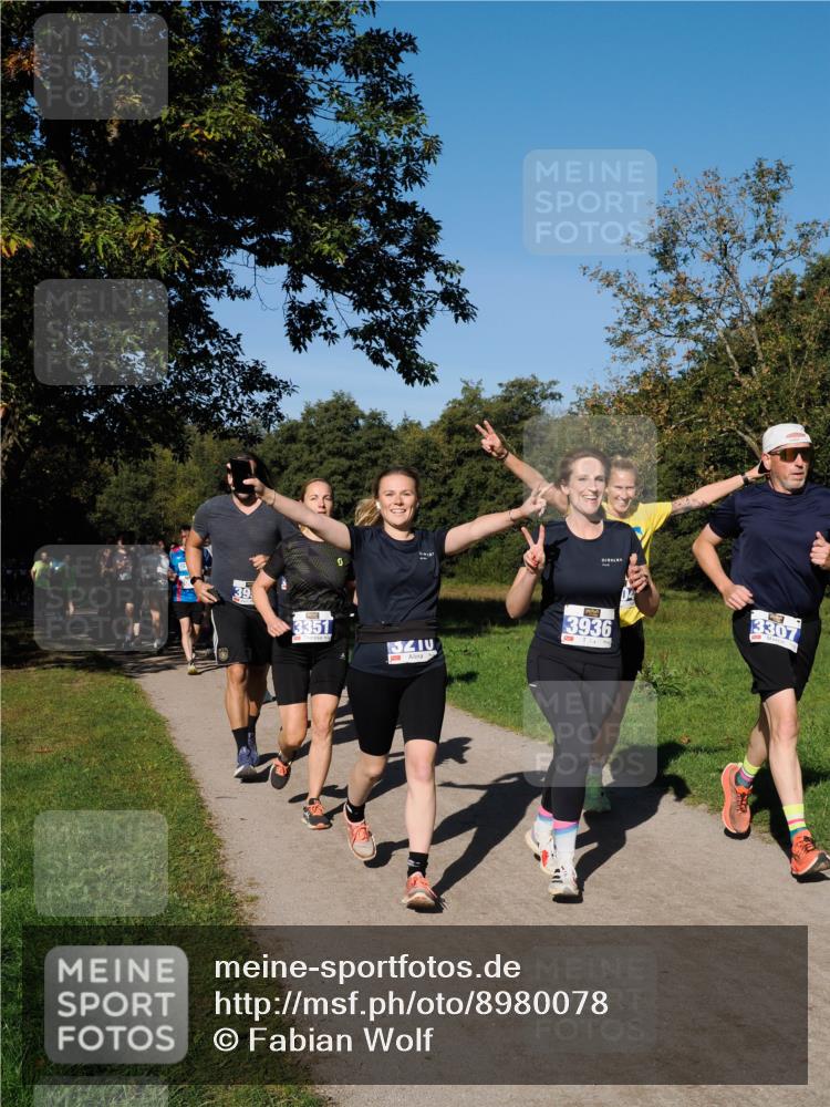28.09.2025 - 33. Volkslauf durch das schöne Alstertal Fabian Wolf http://msf.ph/oto/8980078 28.09.2025 10:35:04 Laufen 39, 3351, 3210, 3936, 3307 meine-sportfotos.de