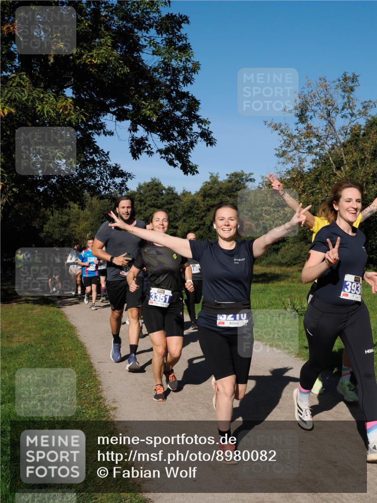 28.09.2025 - 33. Volkslauf durch das schöne Alstertal Fabian Wolf http://msf.ph/oto/8980082 28.09.2025 10:35:05 Laufen 169, 3351, 5410, 393 meine-sportfotos.de