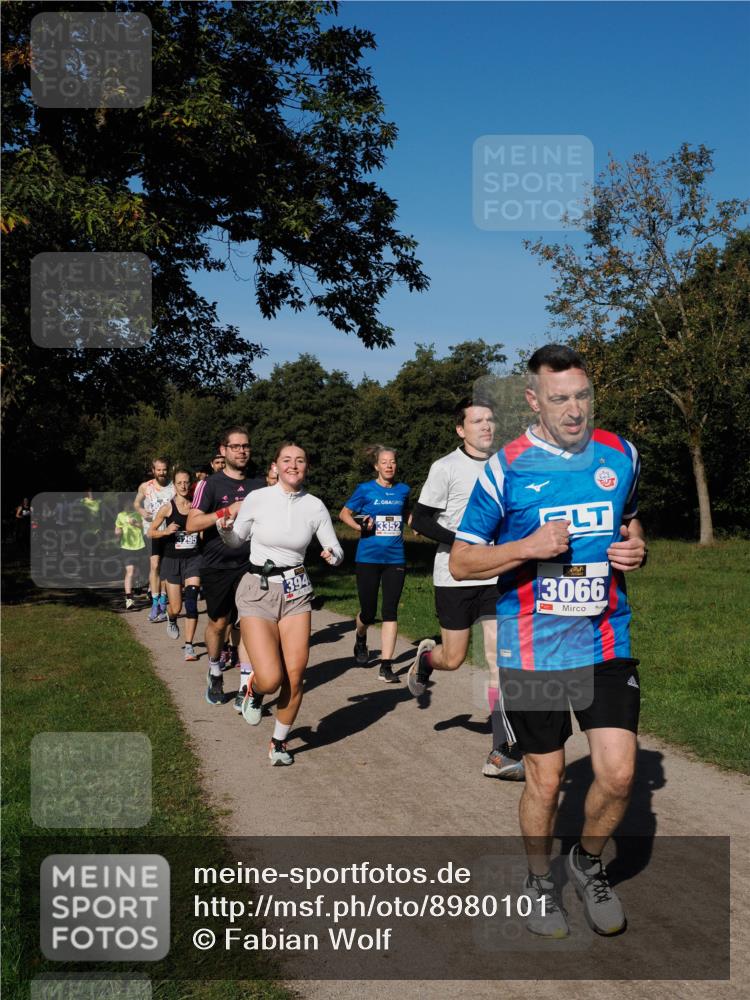 28.09.2025 - 33. Volkslauf durch das schöne Alstertal Fabian Wolf http://msf.ph/oto/8980101 28.09.2025 10:35:09 Laufen 295, 394, 3352, 3066 meine-sportfotos.de