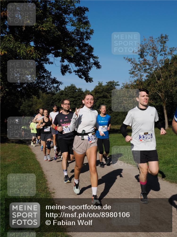 28.09.2025 - 33. Volkslauf durch das schöne Alstertal Fabian Wolf http://msf.ph/oto/8980106 28.09.2025 10:35:09 Laufen 3295, 338, 394, 352, 3396 meine-sportfotos.de