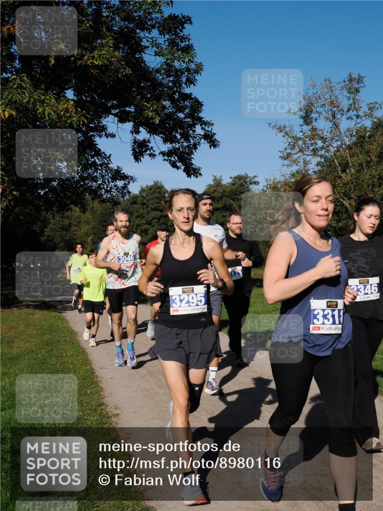 28.09.2025 - 33. Volkslauf durch das schöne Alstertal Fabian Wolf http://msf.ph/oto/8980116 28.09.2025 10:35:11 Laufen 3046, 3295, 125, 331, 3346 meine-sportfotos.de