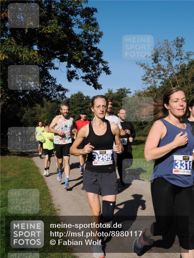 28.09.2025 - 33. Volkslauf durch das schöne Alstertal Fabian Wolf http://msf.ph/oto/8980117 28.09.2025 10:35:11 Laufen 3046, 3295, 331 meine-sportfotos.de