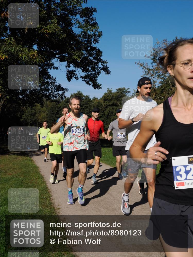 28.09.2025 - 33. Volkslauf durch das schöne Alstertal Fabian Wolf http://msf.ph/oto/8980123 28.09.2025 10:35:12 Laufen 3331, 3046, 13287, 32 meine-sportfotos.de