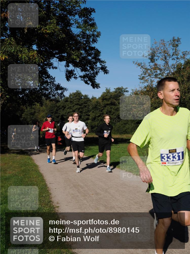28.09.2025 - 33. Volkslauf durch das schöne Alstertal Fabian Wolf http://msf.ph/oto/8980145 28.09.2025 10:35:15 Laufen 3414, 3415, 13331 meine-sportfotos.de