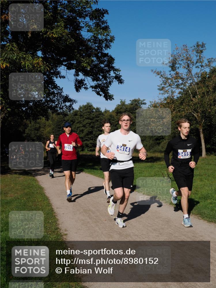 28.09.2025 - 33. Volkslauf durch das schöne Alstertal Fabian Wolf http://msf.ph/oto/8980152 28.09.2025 10:35:16 Laufen 3316, 3414, 3415 meine-sportfotos.de