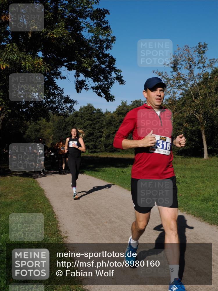 28.09.2025 - 33. Volkslauf durch das schöne Alstertal Fabian Wolf http://msf.ph/oto/8980160 28.09.2025 10:35:18 Laufen 3316 meine-sportfotos.de