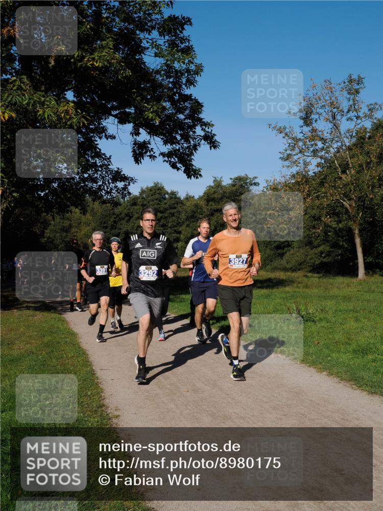 28.09.2025 - 33. Volkslauf durch das schöne Alstertal Fabian Wolf http://msf.ph/oto/8980175 28.09.2025 10:35:21 Laufen 3391, 3292, 3927 meine-sportfotos.de
