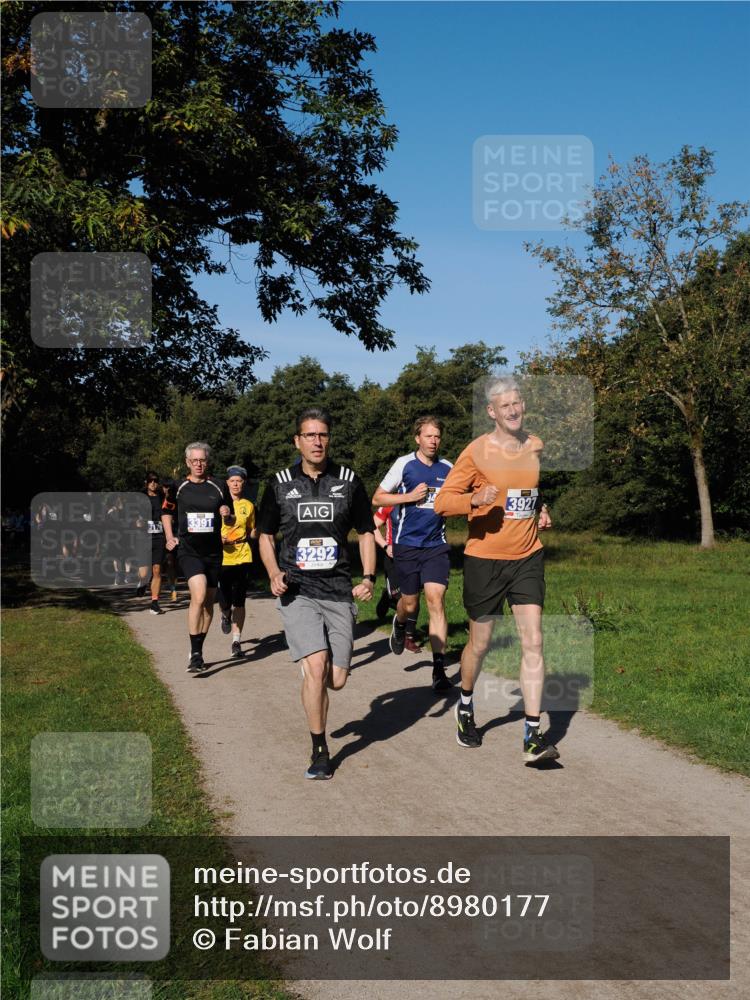 28.09.2025 - 33. Volkslauf durch das schöne Alstertal Fabian Wolf http://msf.ph/oto/8980177 28.09.2025 10:35:22 Laufen 3176, 3391, 3292, 3927 meine-sportfotos.de