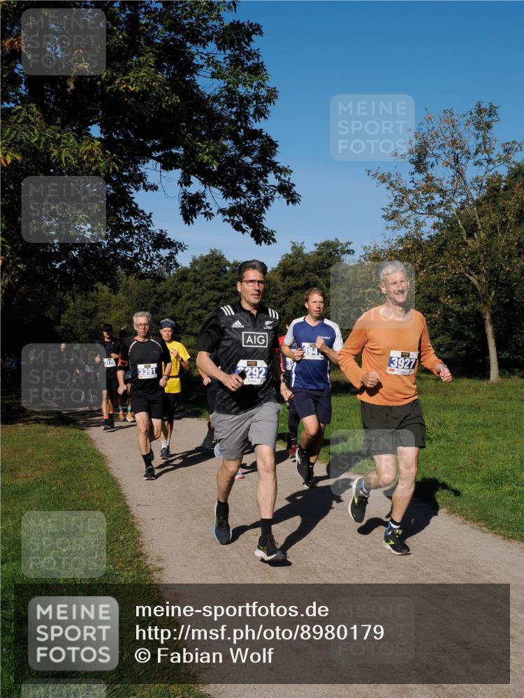 28.09.2025 - 33. Volkslauf durch das schöne Alstertal Fabian Wolf http://msf.ph/oto/8980179 28.09.2025 10:35:22 Laufen 3176, 3391, 292, 3927 meine-sportfotos.de