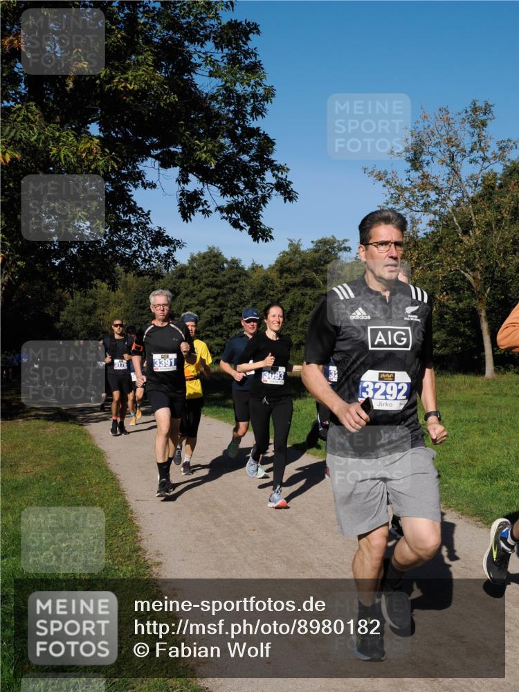 28.09.2025 - 33. Volkslauf durch das schöne Alstertal Fabian Wolf http://msf.ph/oto/8980182 28.09.2025 10:35:22 Laufen 3176, 3391, 13093, 3292 meine-sportfotos.de