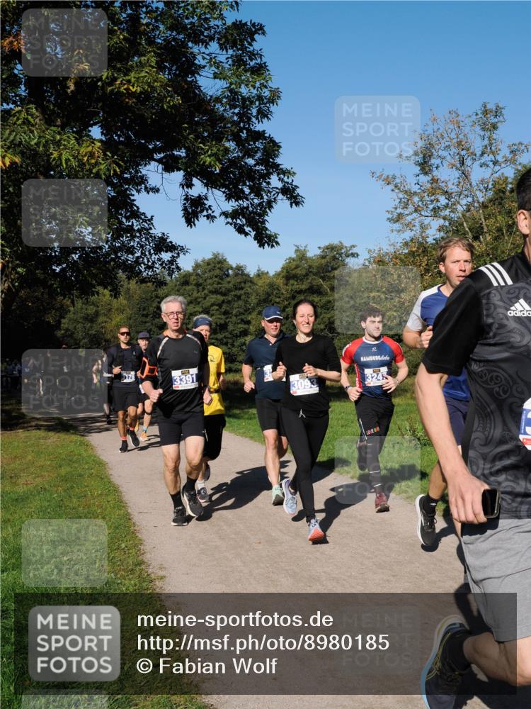 28.09.2025 - 33. Volkslauf durch das schöne Alstertal Fabian Wolf http://msf.ph/oto/8980185 28.09.2025 10:35:23 Laufen 3391, 3093, 3245 meine-sportfotos.de
