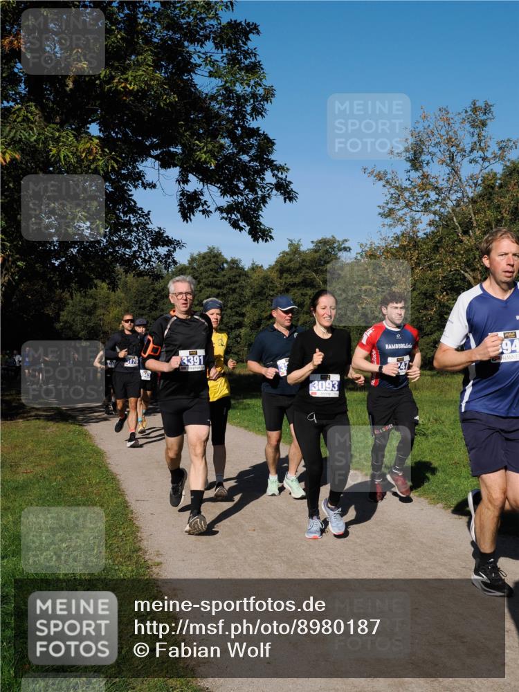 28.09.2025 - 33. Volkslauf durch das schöne Alstertal Fabian Wolf http://msf.ph/oto/8980187 28.09.2025 10:35:23 Laufen 3176, 3391, 3093, 94 meine-sportfotos.de