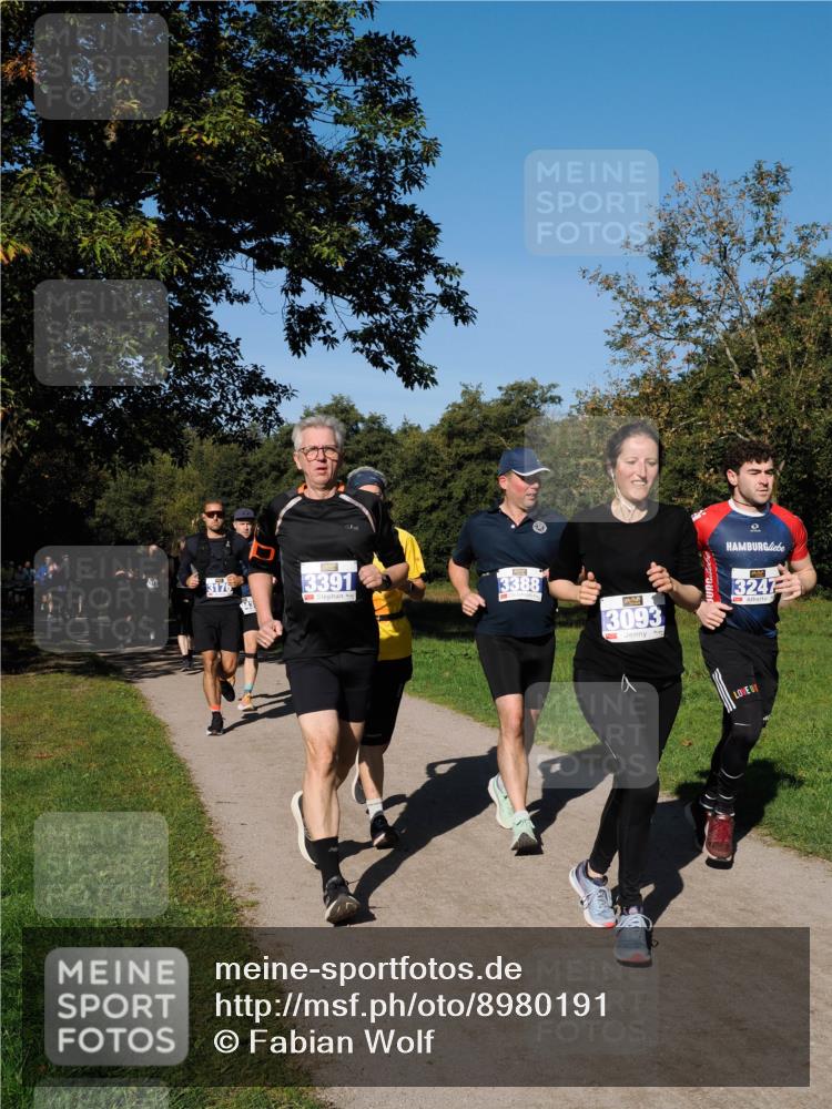 28.09.2025 - 33. Volkslauf durch das schöne Alstertal Fabian Wolf http://msf.ph/oto/8980191 28.09.2025 10:35:23 Laufen 3176, 3391, 3388, 3093, 3247 meine-sportfotos.de