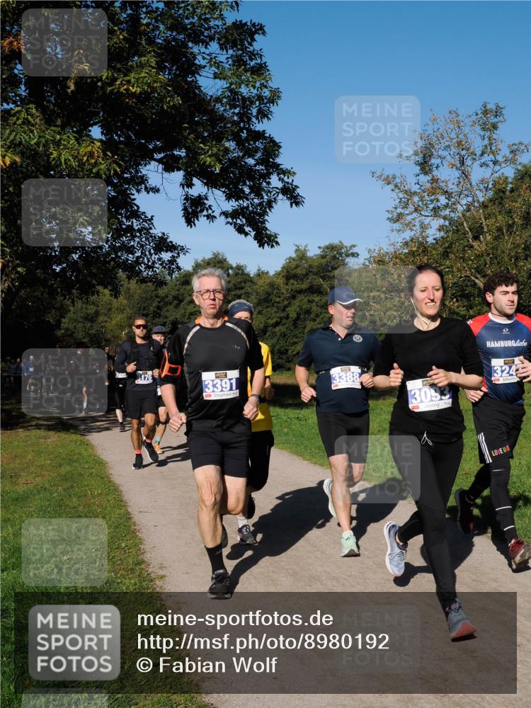 28.09.2025 - 33. Volkslauf durch das schöne Alstertal Fabian Wolf http://msf.ph/oto/8980192 28.09.2025 10:35:23 Laufen 3391, 3388, 3093, 324 meine-sportfotos.de