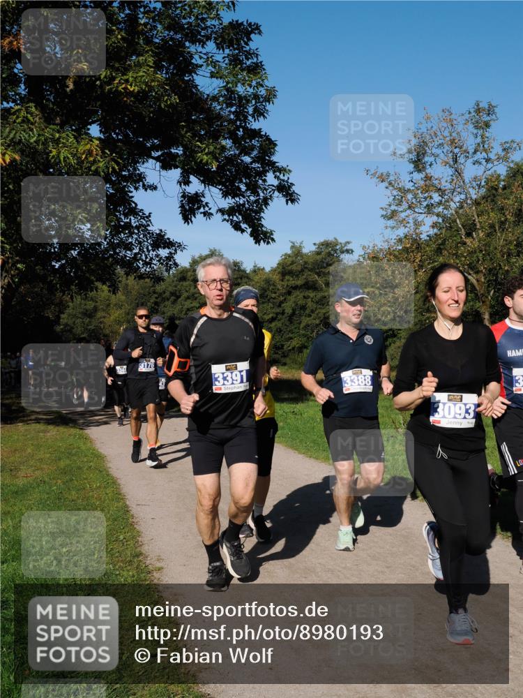 28.09.2025 - 33. Volkslauf durch das schöne Alstertal Fabian Wolf http://msf.ph/oto/8980193 28.09.2025 10:35:23 Laufen 3176, 3391, 3388, 3093 meine-sportfotos.de