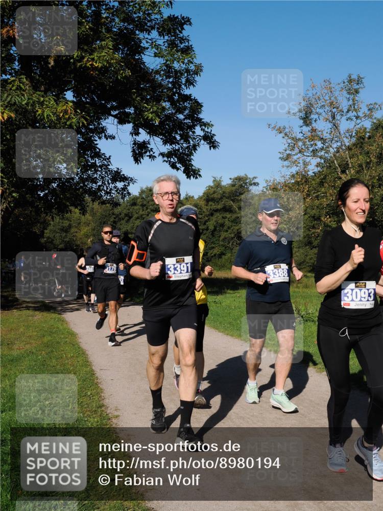 28.09.2025 - 33. Volkslauf durch das schöne Alstertal Fabian Wolf http://msf.ph/oto/8980194 28.09.2025 10:35:24 Laufen 3344, 13176, 3391, 3388, 13093 meine-sportfotos.de