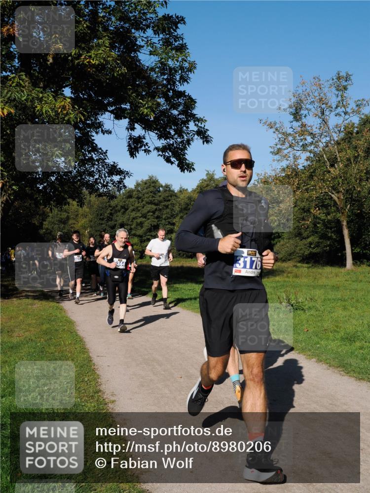 28.09.2025 - 33. Volkslauf durch das schöne Alstertal Fabian Wolf http://msf.ph/oto/8980206 28.09.2025 10:35:26 Laufen 3313, 344, 3176 meine-sportfotos.de