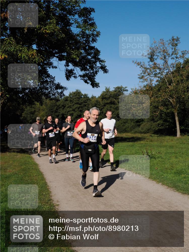 28.09.2025 - 33. Volkslauf durch das schöne Alstertal Fabian Wolf http://msf.ph/oto/8980213 28.09.2025 10:35:27 Laufen 3278, 3312, 3344 meine-sportfotos.de