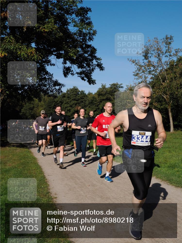 28.09.2025 - 33. Volkslauf durch das schöne Alstertal Fabian Wolf http://msf.ph/oto/8980218 28.09.2025 10:35:28 Laufen 3313, 3312, 3344 meine-sportfotos.de
