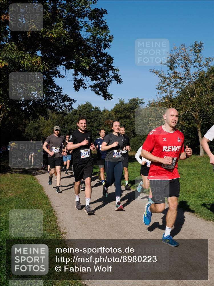 28.09.2025 - 33. Volkslauf durch das schöne Alstertal Fabian Wolf http://msf.ph/oto/8980223 28.09.2025 10:35:28 Laufen 3313, 3312 meine-sportfotos.de