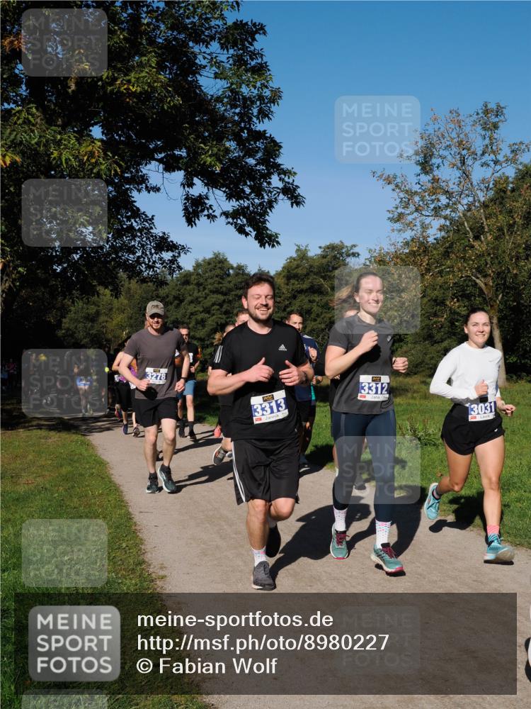 28.09.2025 - 33. Volkslauf durch das schöne Alstertal Fabian Wolf http://msf.ph/oto/8980227 28.09.2025 10:35:29 Laufen 3278, 3313, 3312, 13031 meine-sportfotos.de