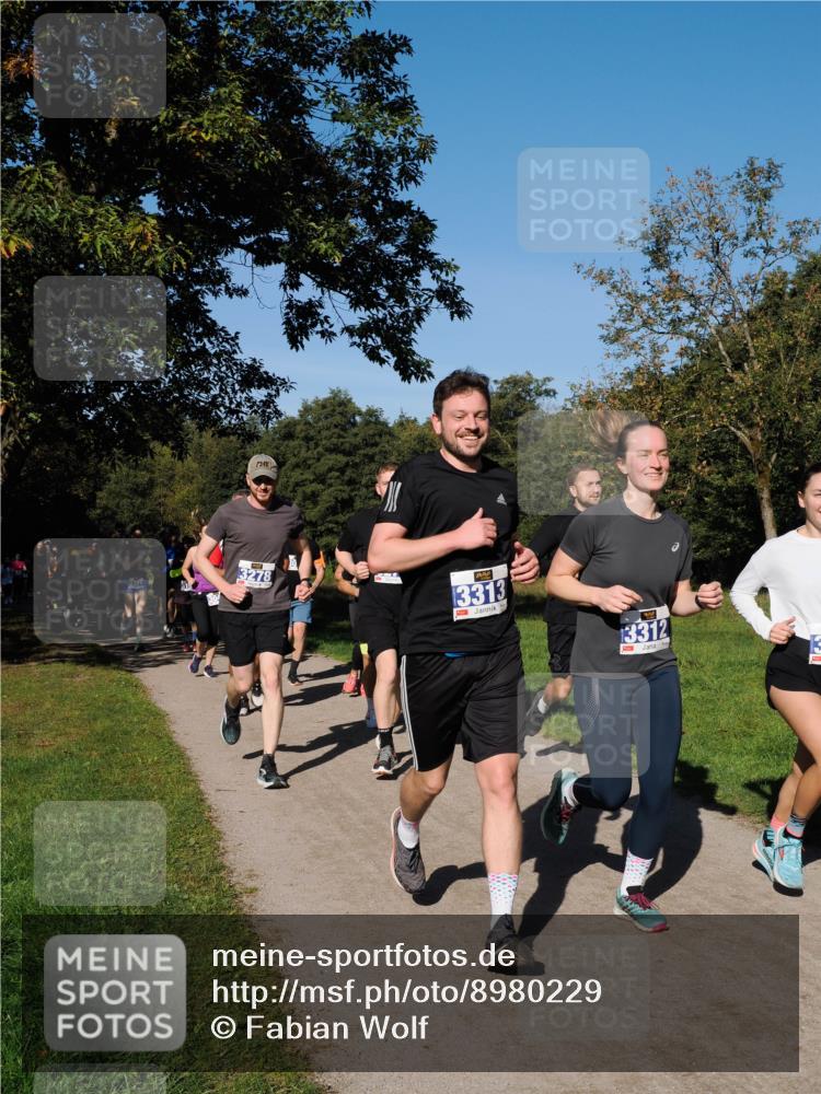 28.09.2025 - 33. Volkslauf durch das schöne Alstertal Fabian Wolf http://msf.ph/oto/8980229 28.09.2025 10:35:29 Laufen 3278, 3313, 13312 meine-sportfotos.de