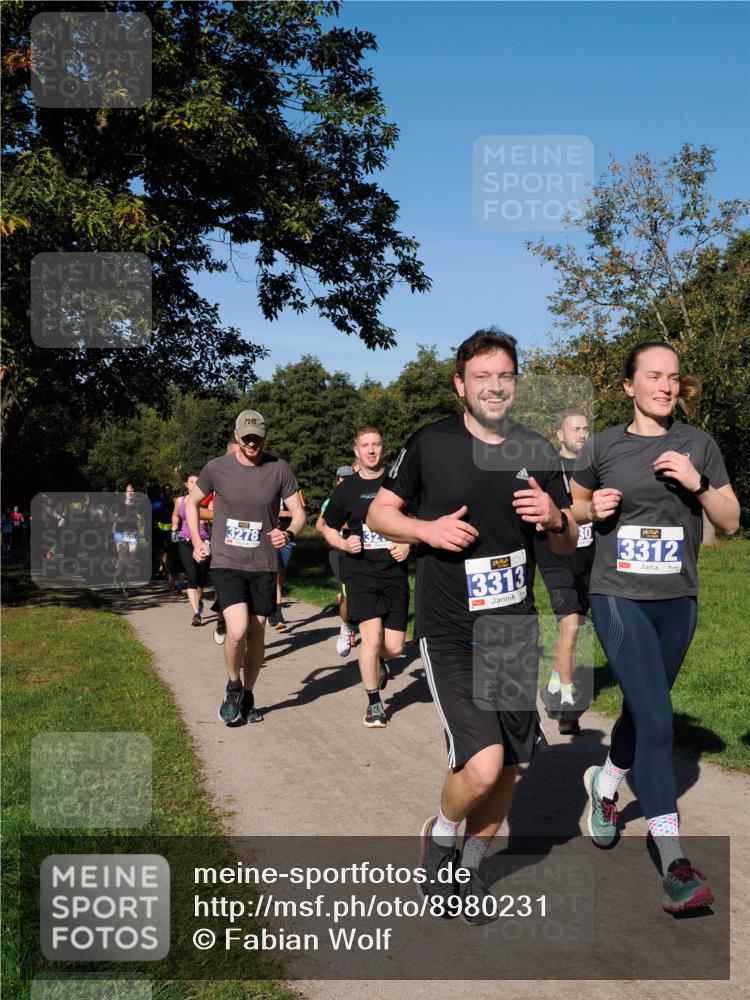 28.09.2025 - 33. Volkslauf durch das schöne Alstertal Fabian Wolf http://msf.ph/oto/8980231 28.09.2025 10:35:29 Laufen 3278, 3313, 30, 3312 meine-sportfotos.de