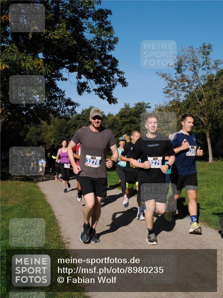 28.09.2025 - 33. Volkslauf durch das schöne Alstertal Fabian Wolf http://msf.ph/oto/8980235 28.09.2025 10:35:30 Laufen 3048, 3278, 3279, 5395 meine-sportfotos.de
