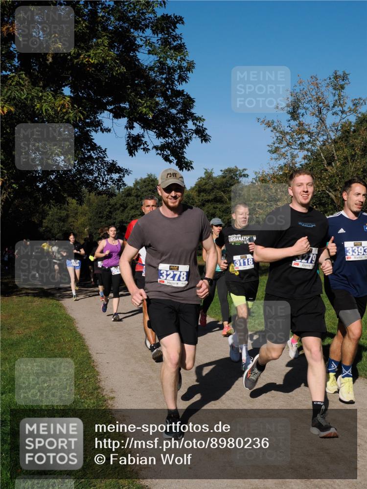28.09.2025 - 33. Volkslauf durch das schöne Alstertal Fabian Wolf http://msf.ph/oto/8980236 28.09.2025 10:35:30 Laufen 3321, 3278, 3118, 3279, 3393 meine-sportfotos.de
