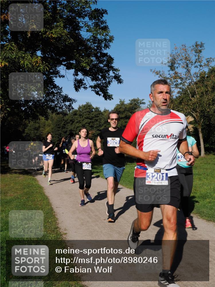 28.09.2025 - 33. Volkslauf durch das schöne Alstertal Fabian Wolf http://msf.ph/oto/8980246 28.09.2025 10:35:32 Laufen 3321, 3048, 3029, 3201, 132 meine-sportfotos.de