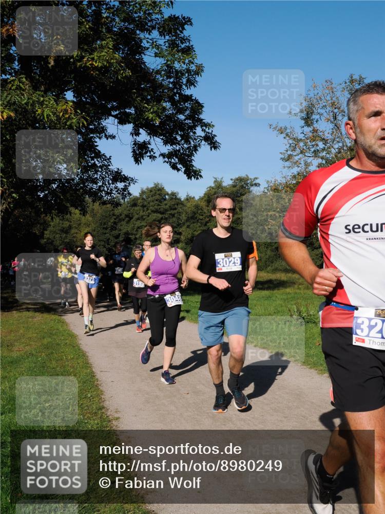 28.09.2025 - 33. Volkslauf durch das schöne Alstertal Fabian Wolf http://msf.ph/oto/8980249 28.09.2025 10:35:32 Laufen 3321, 3048, 3029, 320 meine-sportfotos.de