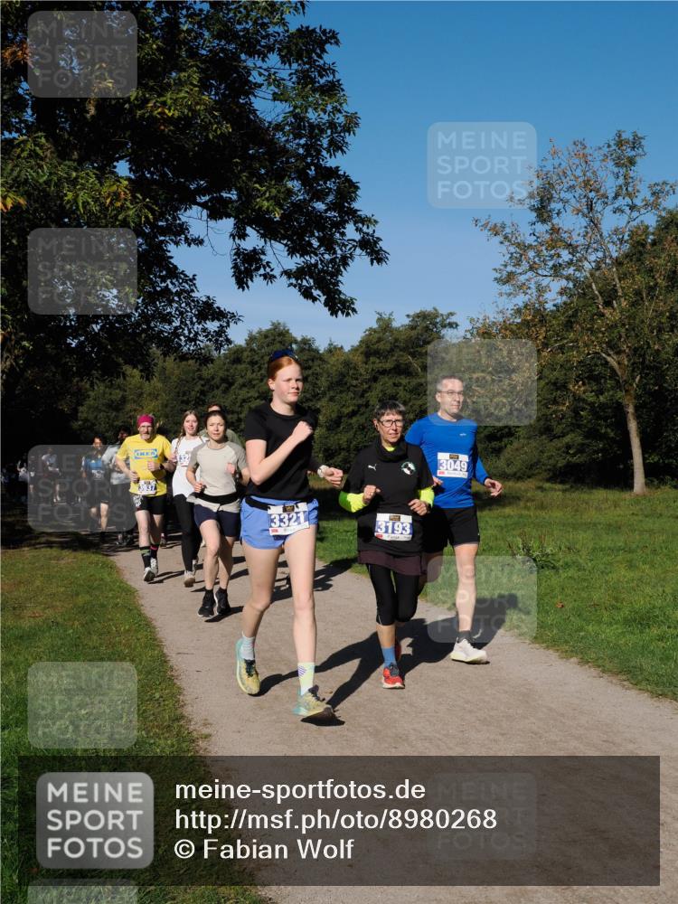 28.09.2025 - 33. Volkslauf durch das schöne Alstertal Fabian Wolf http://msf.ph/oto/8980268 28.09.2025 10:35:34 Laufen 3937, 3321, 3193, 3049 meine-sportfotos.de