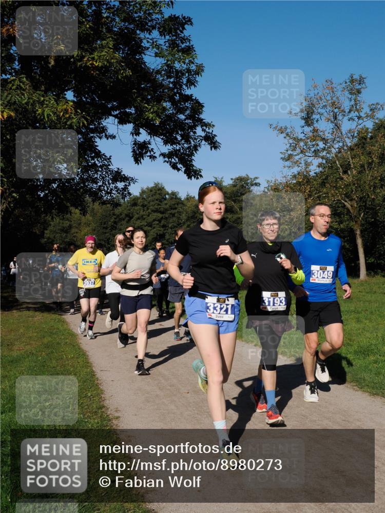 28.09.2025 - 33. Volkslauf durch das schöne Alstertal Fabian Wolf http://msf.ph/oto/8980273 28.09.2025 10:35:35 Laufen 3937, 3321, 3193, 3049 meine-sportfotos.de