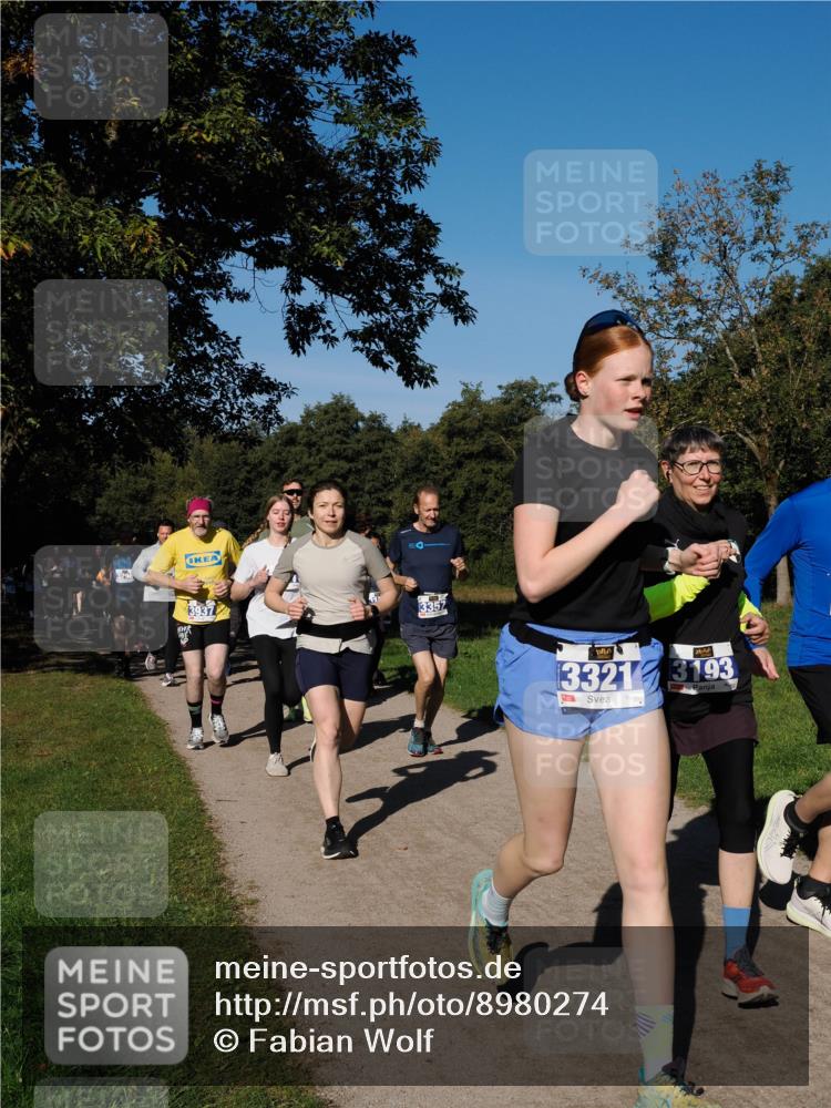 28.09.2025 - 33. Volkslauf durch das schöne Alstertal Fabian Wolf http://msf.ph/oto/8980274 28.09.2025 10:35:35 Laufen 3937, 3357, 3321, 3193 meine-sportfotos.de